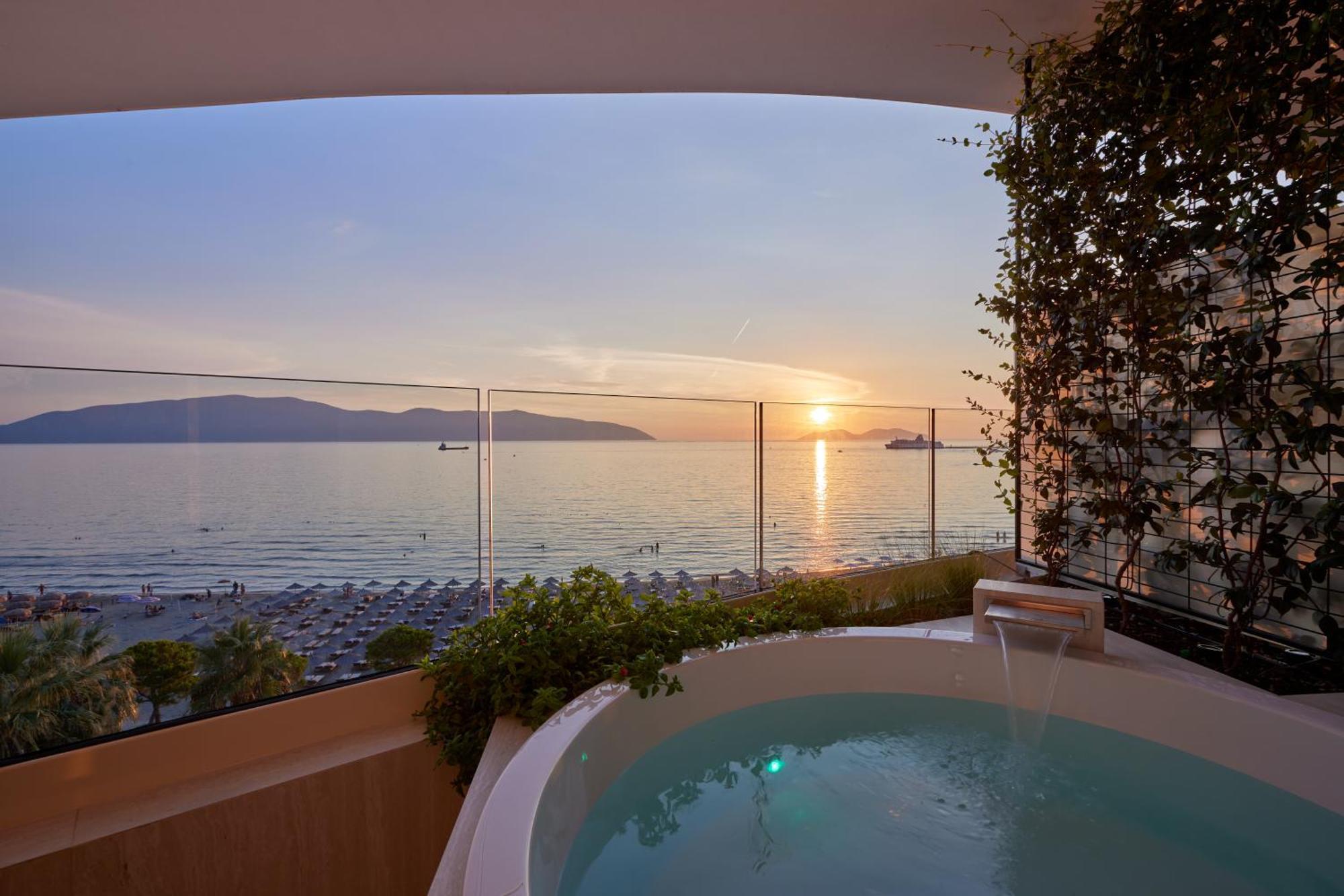 Valis Luxury Hotel Влёра Экстерьер фото