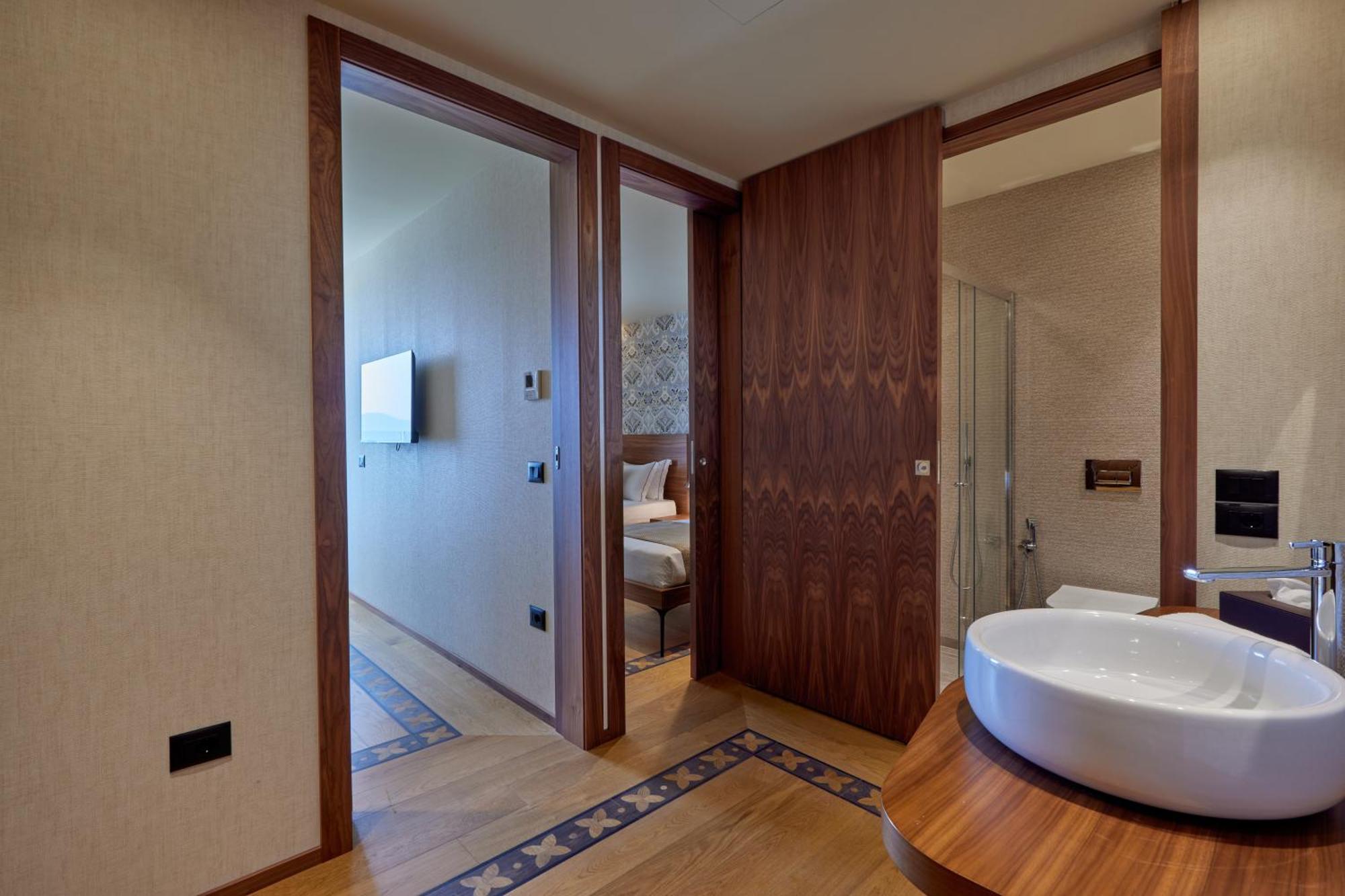 Valis Luxury Hotel Влёра Экстерьер фото