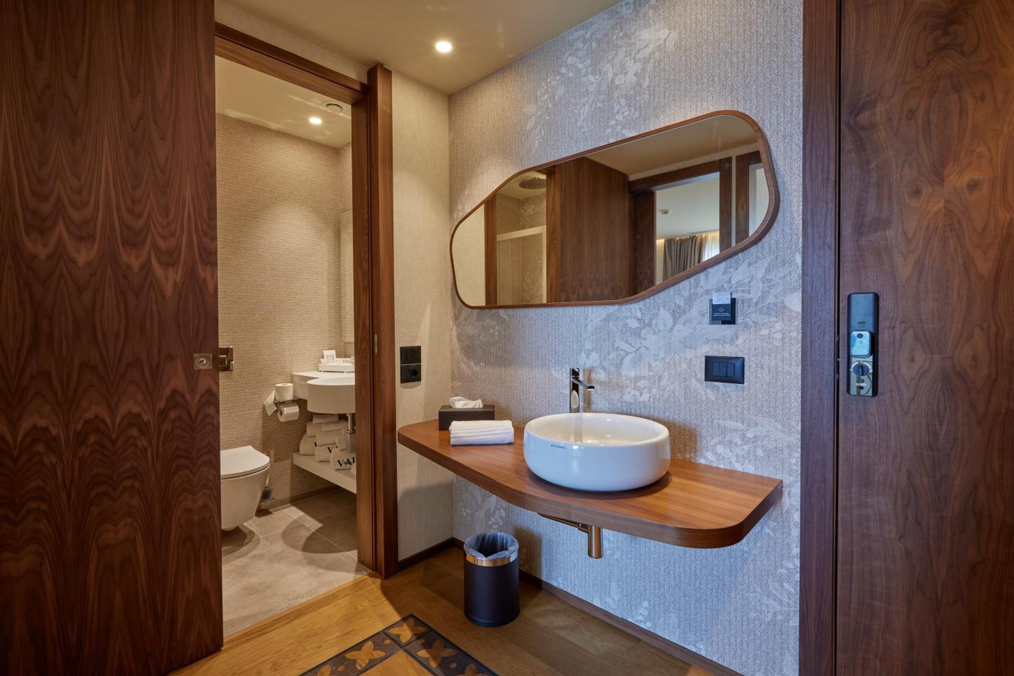 Valis Luxury Hotel Влёра Экстерьер фото