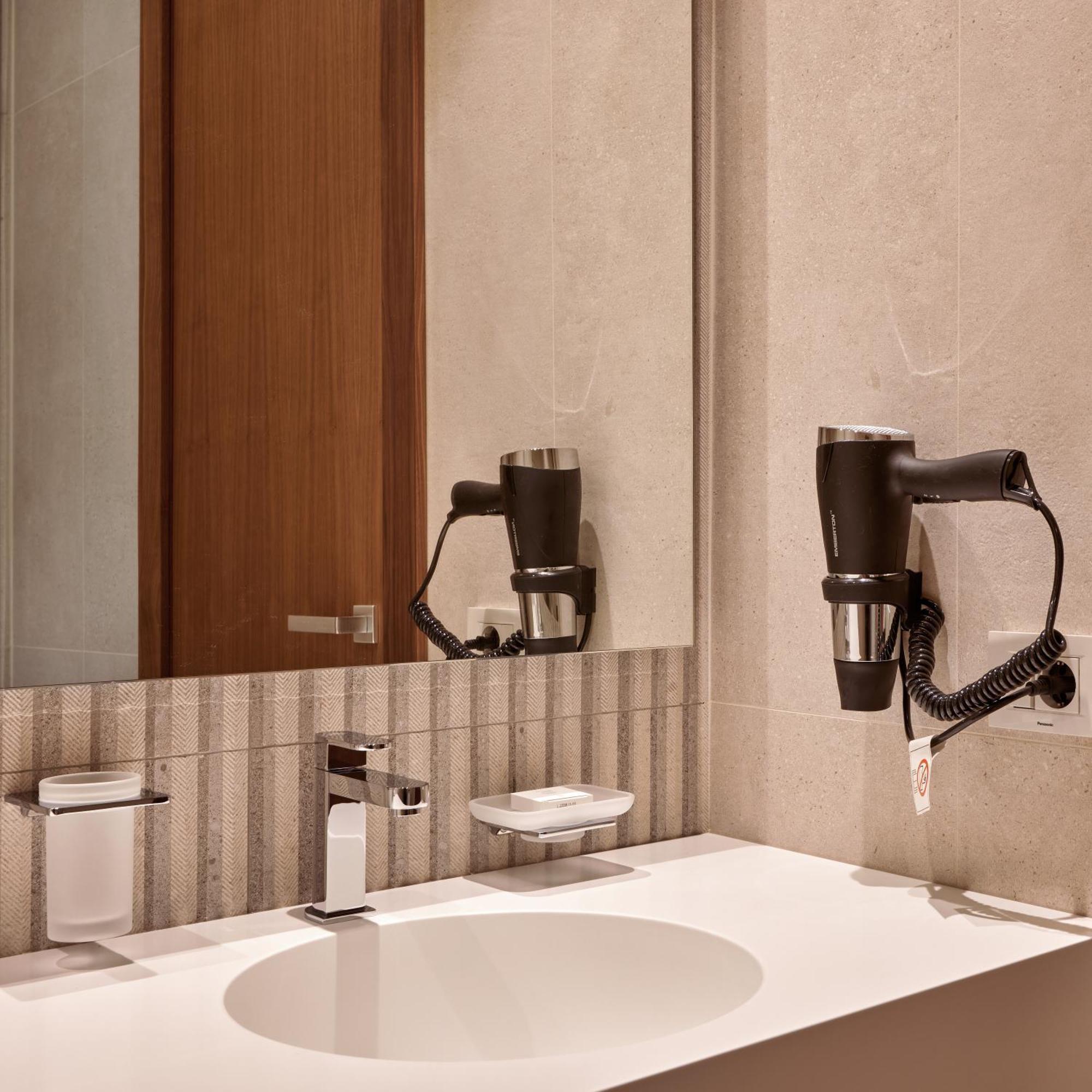 Valis Luxury Hotel Влёра Экстерьер фото
