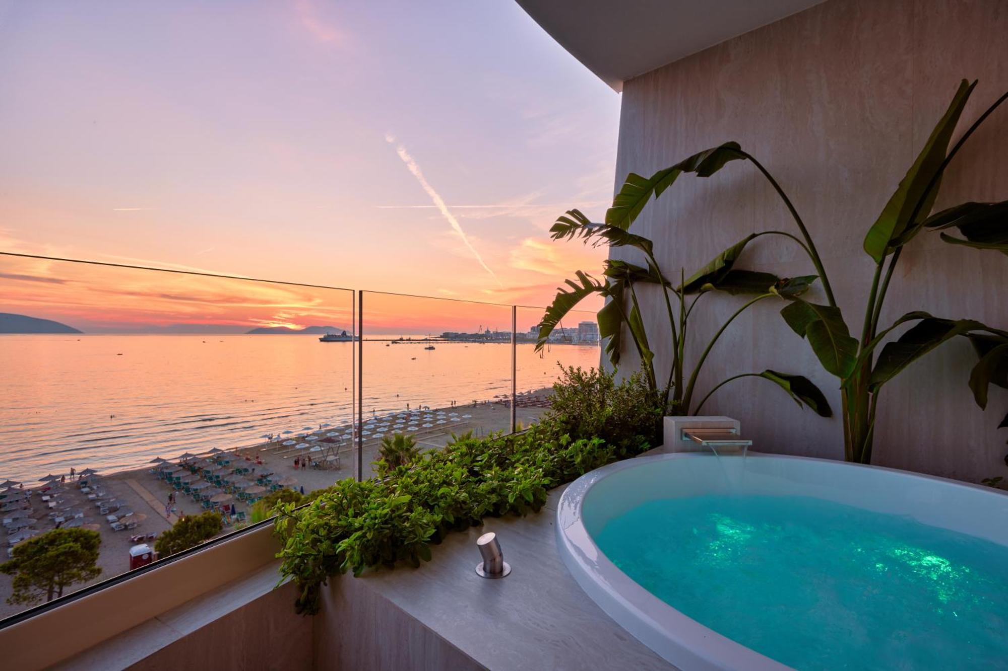 Valis Luxury Hotel Влёра Экстерьер фото