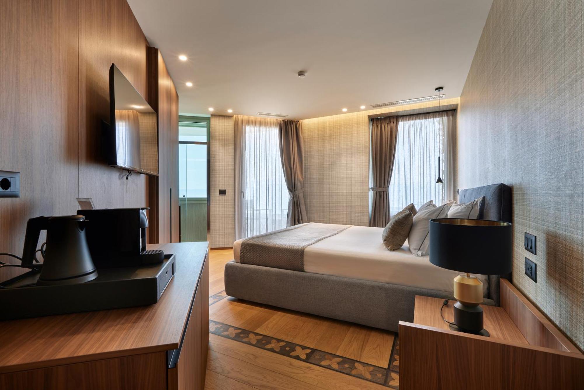 Valis Luxury Hotel Влёра Экстерьер фото