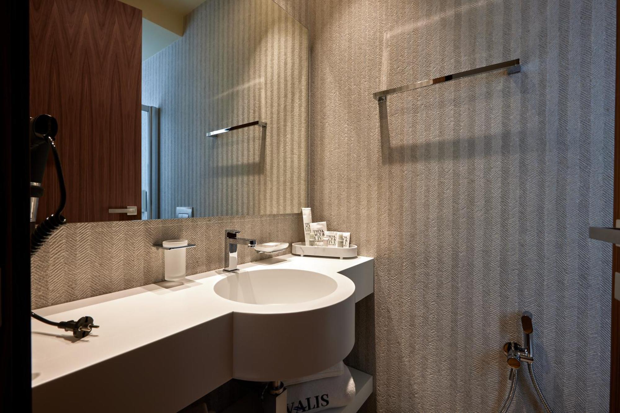 Valis Luxury Hotel Влёра Экстерьер фото